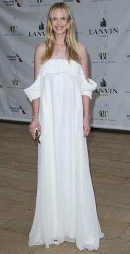 Anne V